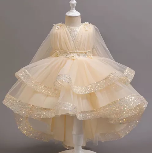 Rochita nunta fetite crem cu trena si paiete Damaris 2-10 ani lungime medie voal pe umeri