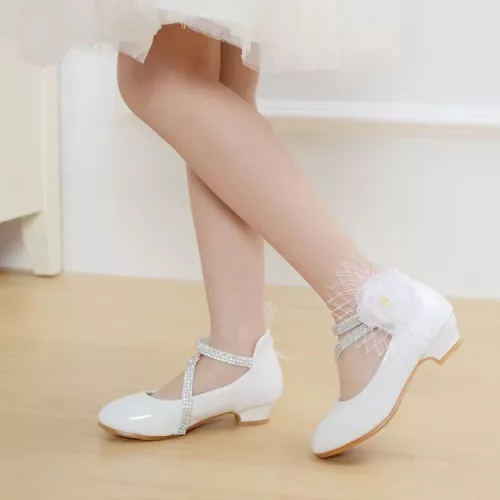 Pantofi cu toc strasuri si floare albi fetite Magnum 26-36