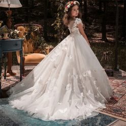Rochita eleganta fetite alba cu fluturi Lariss DELUXE  lunga 2-12 ani 