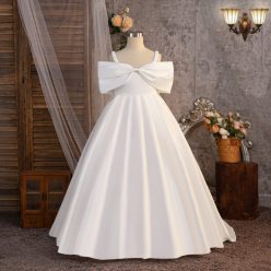   Rochie alba lunga cu trena domnisoara de onoare nunta cu fundite Clara 7-12 ani 